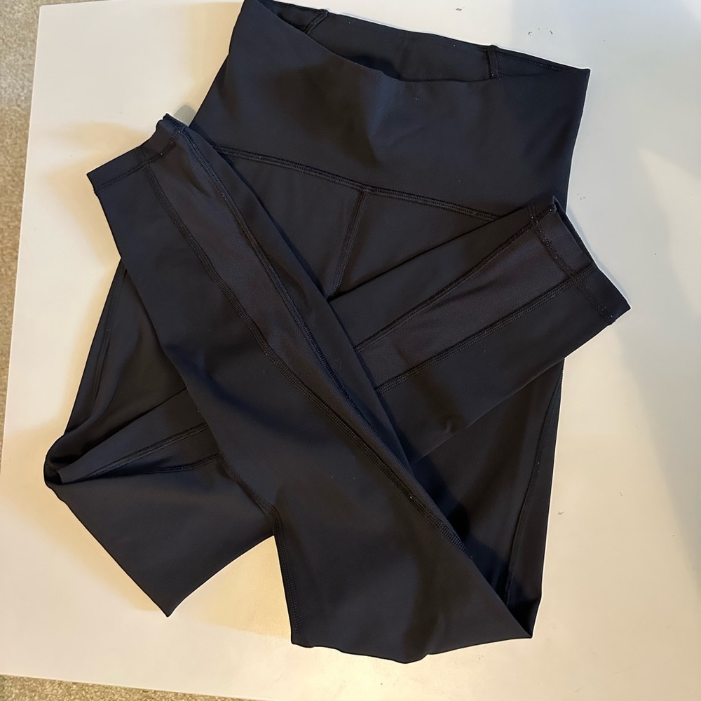 Black lululemon leggings with mesh